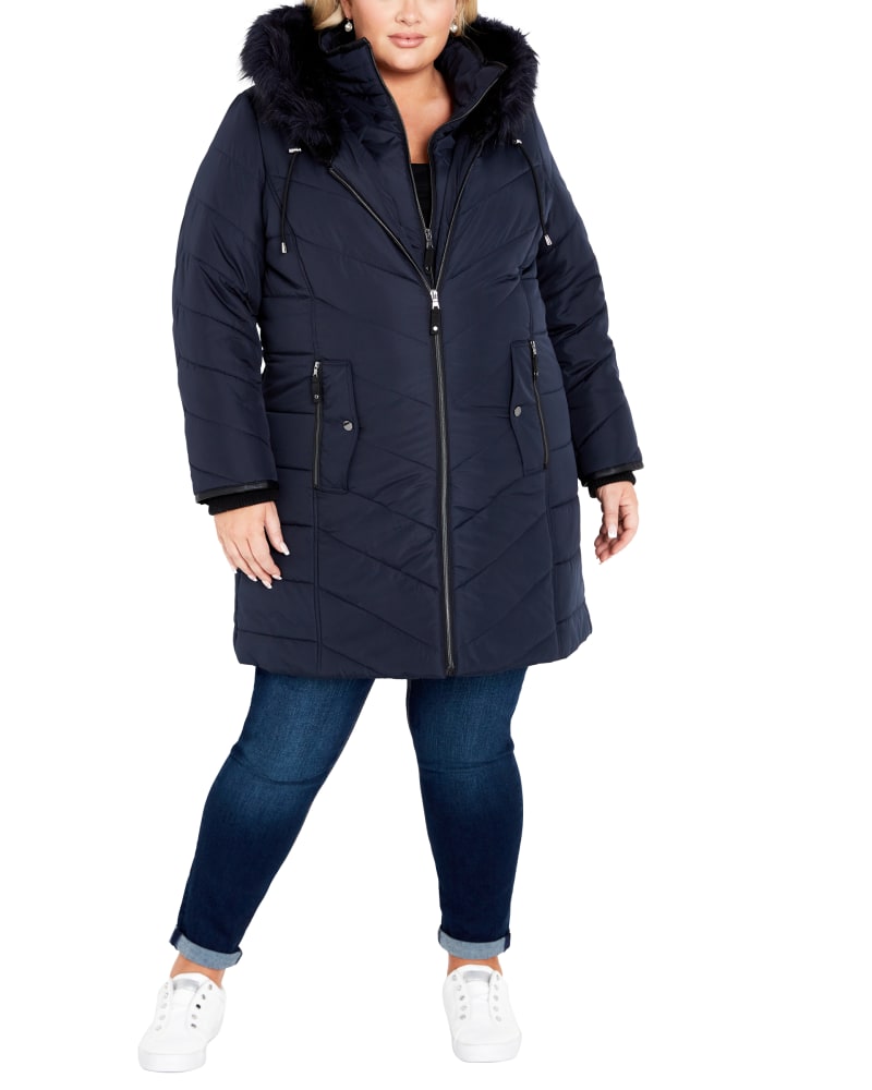 Front of a model wearing a size 22/24 COAT CHEV PUFFER LONG FR HOOD in Navy by avenue. | dia_product_style_image_id:322839
